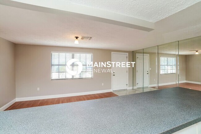 Building Photo - 3 Bedroom Pet-Friendly Home in Port Richey, FL with Main Street Renewal
