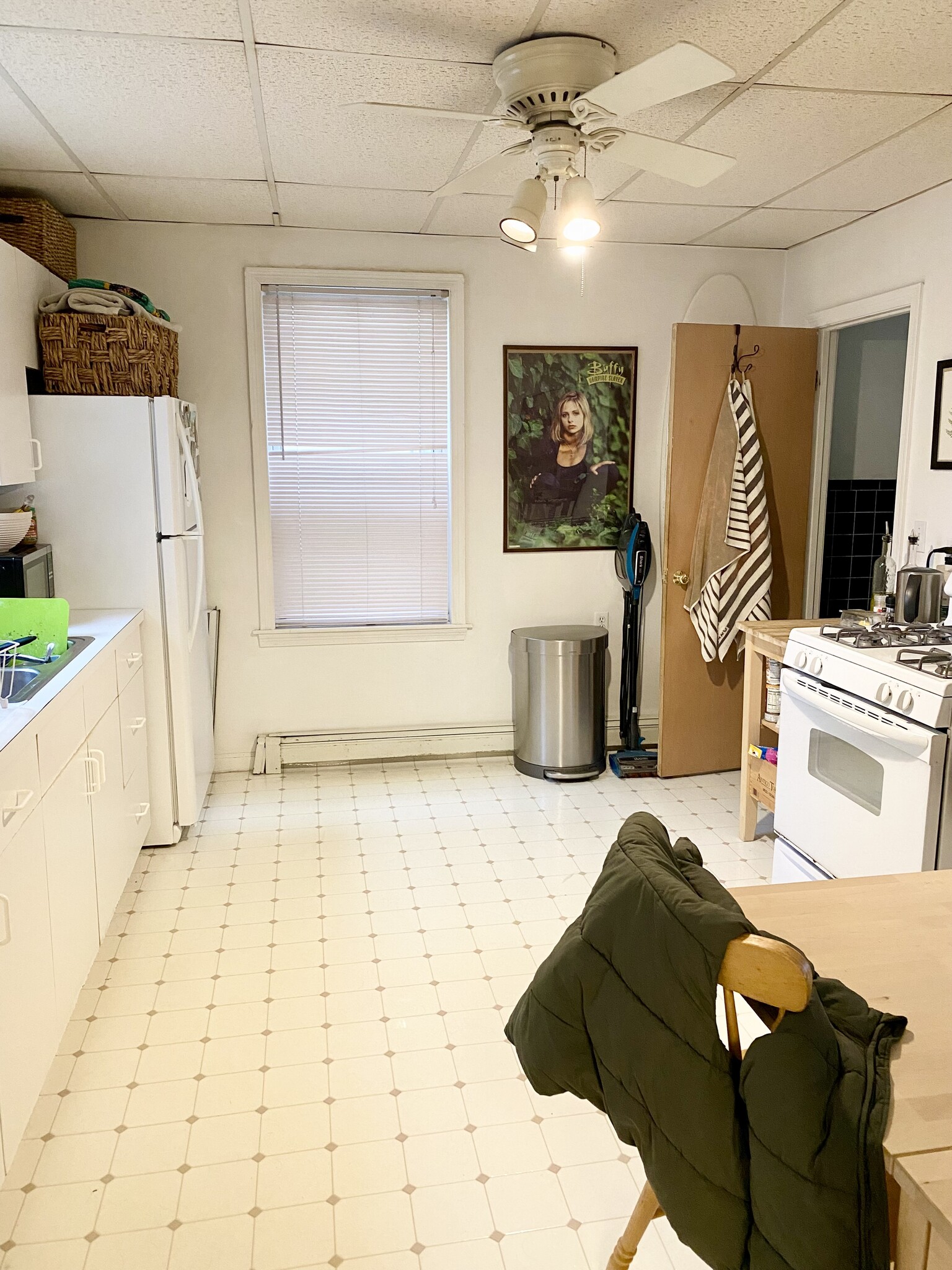 Building Photo - 160 Otis St