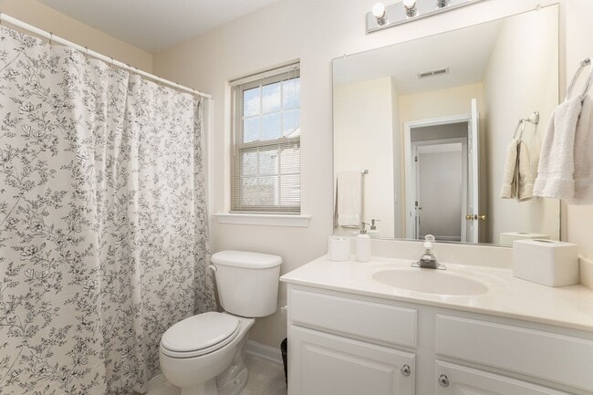 Building Photo - Adorable Home in Delta Ridge - NW Raleigh Just off Glenwood Avenue!