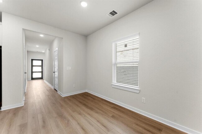 Building Photo - 8627 Blueberry Ash St