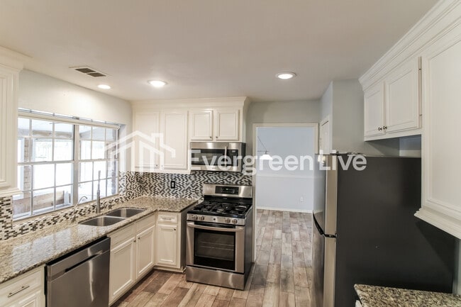 Building Photo - 918 Long Prairie Dr