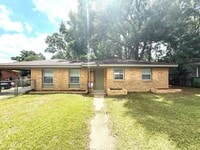 Building Photo - ** 3 Bed 1 Bath located in Grove Hill Estates ** Call 334-366-9198 to schedule a self tour