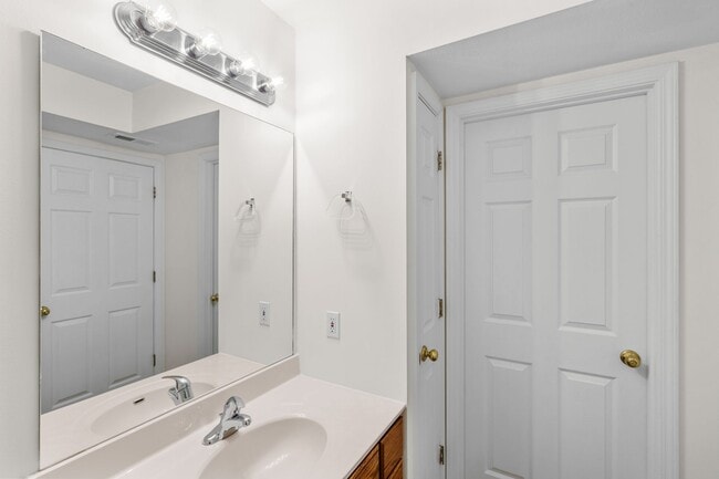 Building Photo - 1620-1622-1622 Juniper Dr