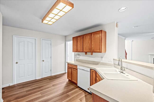 Building Photo - Near VRE and I-95!