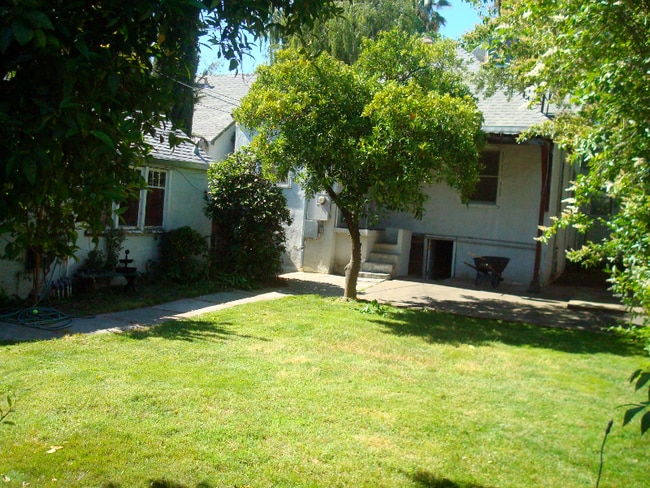 Building Photo - 4533 D St
