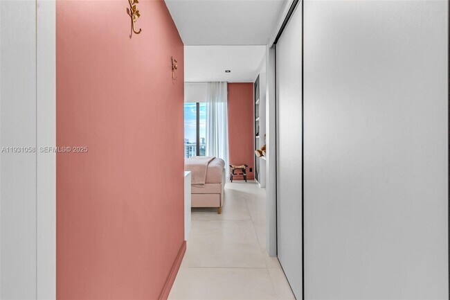 Building Photo - 20281 E Country Club Dr