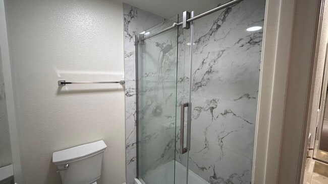 Building Photo - 2109 Sharon Way