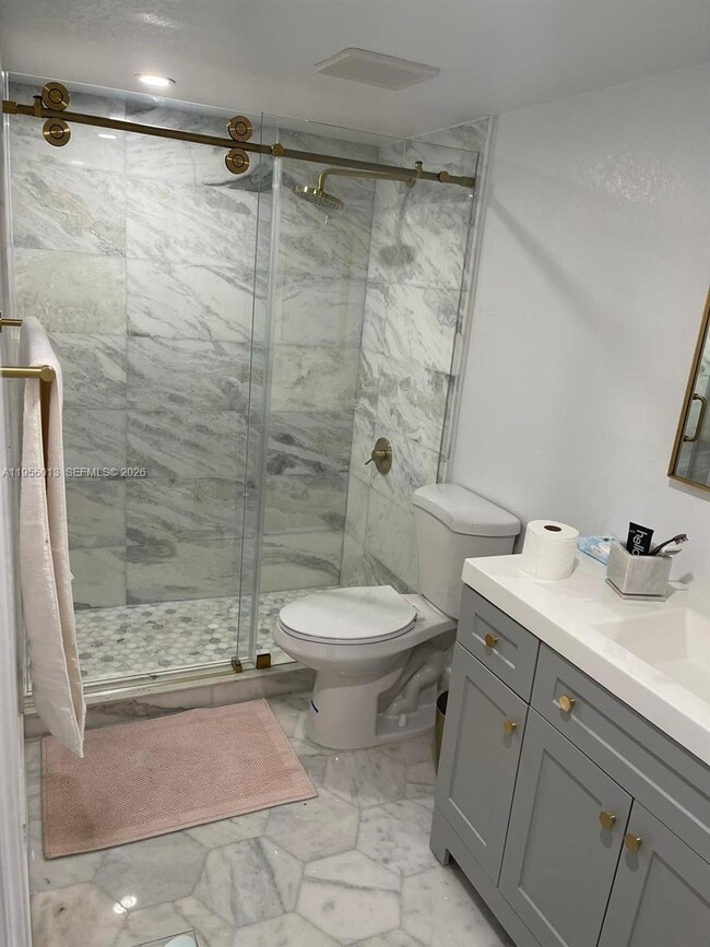 Building Photo - 2736 S University Dr