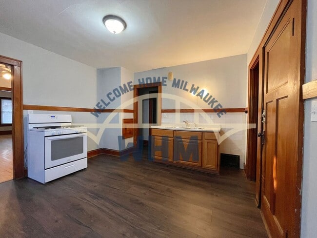 Building Photo - 2722 N 48th St