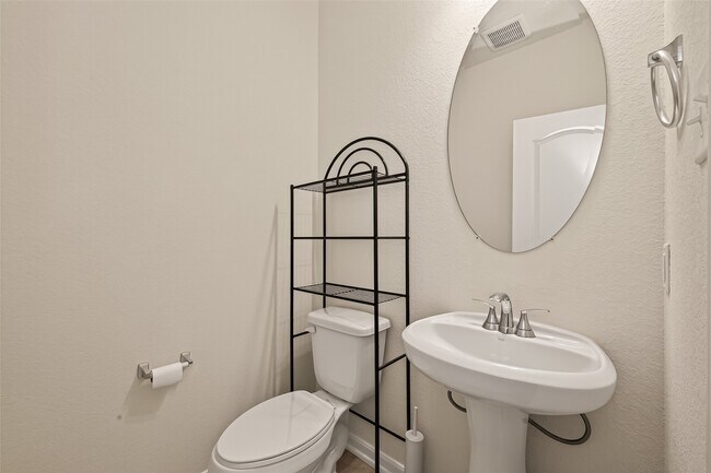 Building Photo - 15610 Birchdale Dr