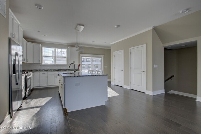 Building Photo - 26 Mariveles Wy