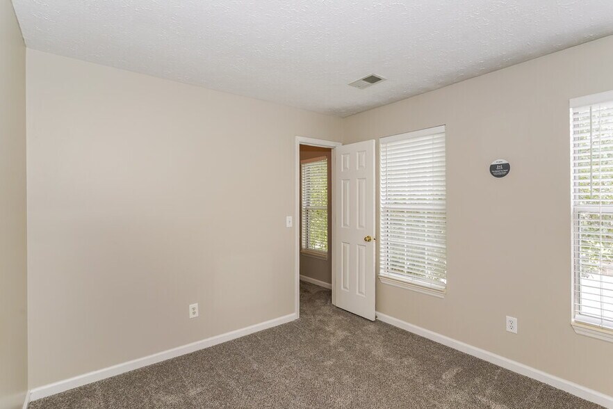 Building Photo - 5120 Pebble Creek Dr