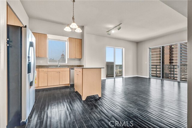 Building Photo - 388 E Ocean Blvd