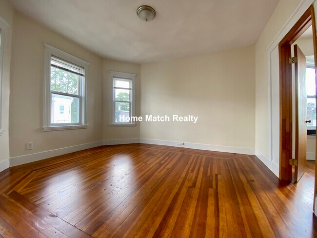 Building Photo - 14 Belknap St