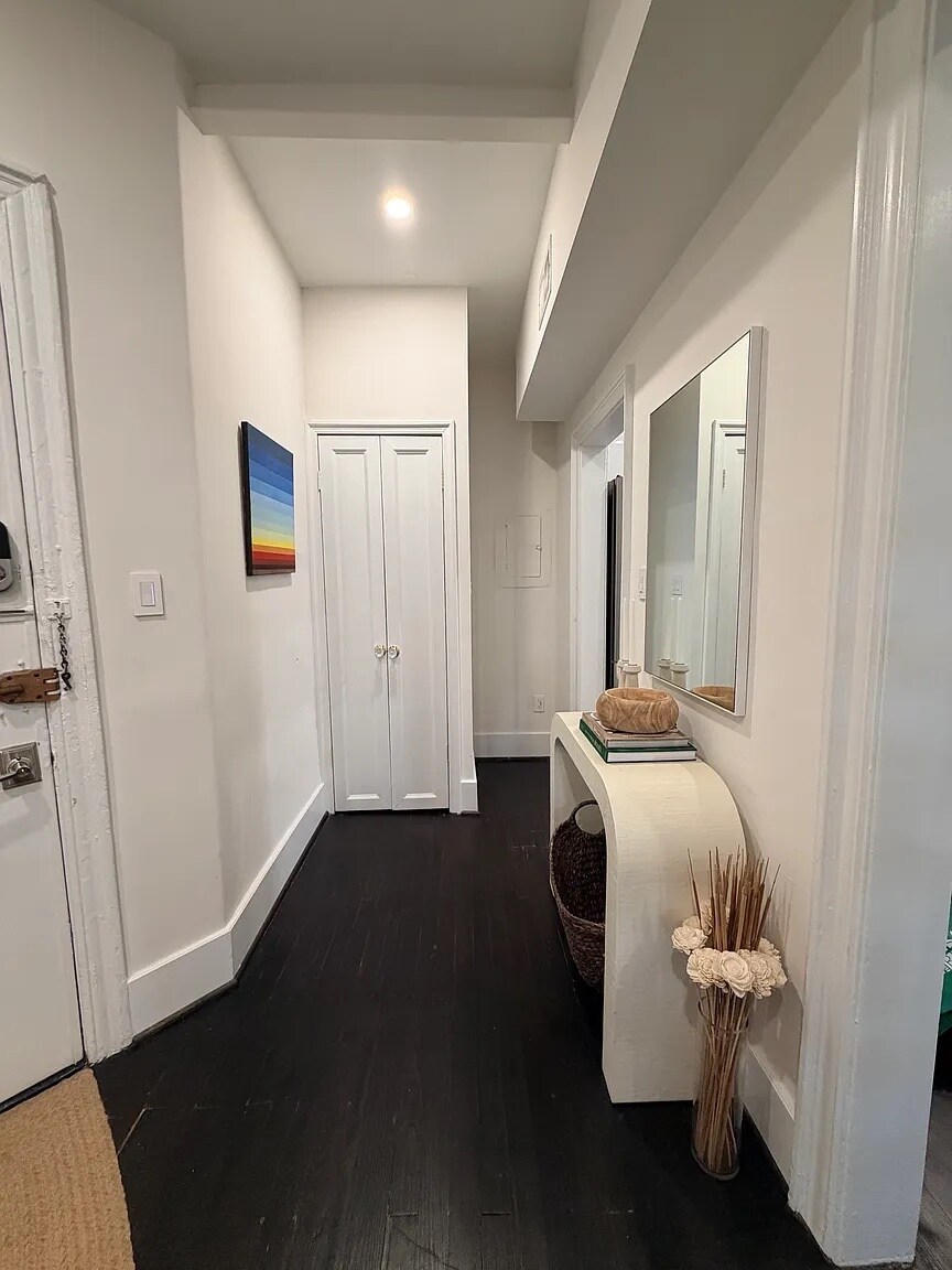 Building Photo - 1332 15th St NW