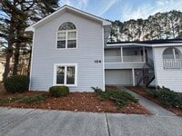 Building Photo - 104 E Victoria Ct