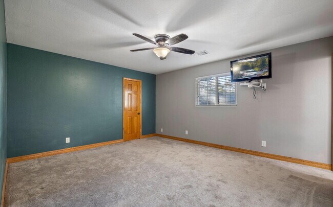 Building Photo - 620 N 1st Pl