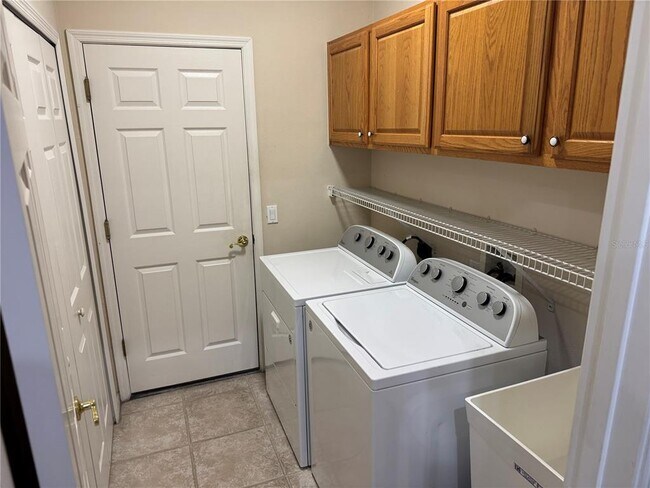 Building Photo - 275 Rock Springs Dr