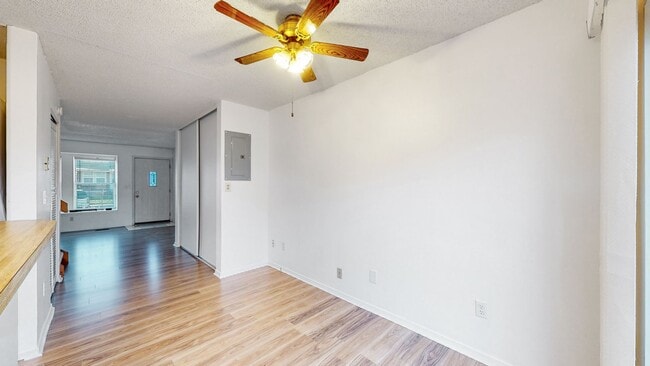 Building Photo - Beautiful Two Bedroom Townhome In Incredible Location!