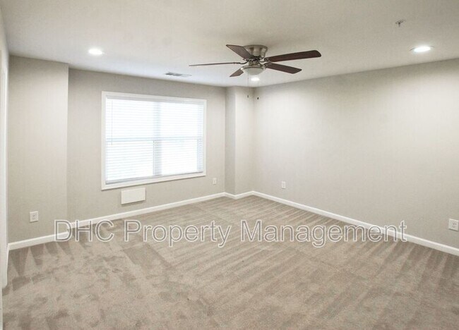 Building Photo - 2290 Connally Pl