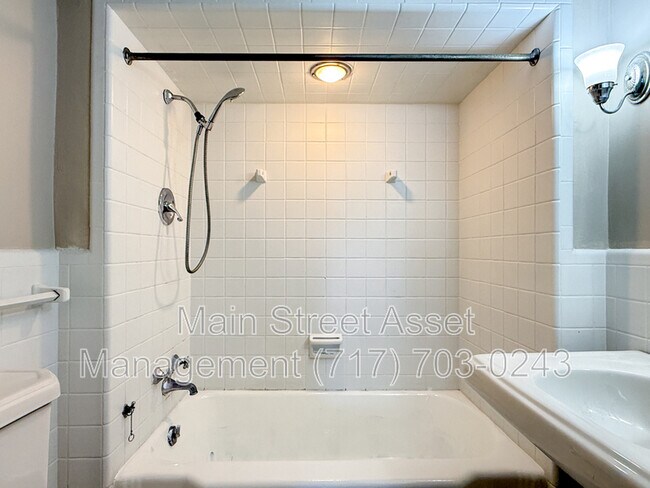 Building Photo - 139 S 29th St