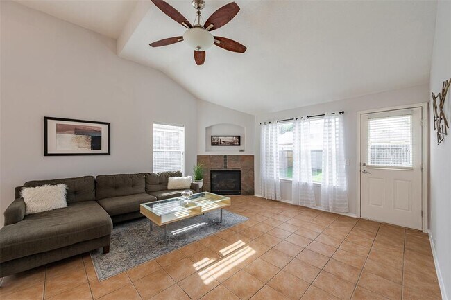 Building Photo - 20018 Larkspur Landing