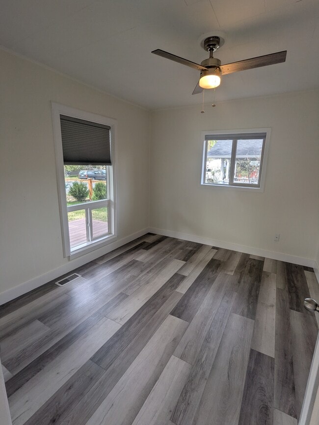 Building Photo - 402 NW 12th St