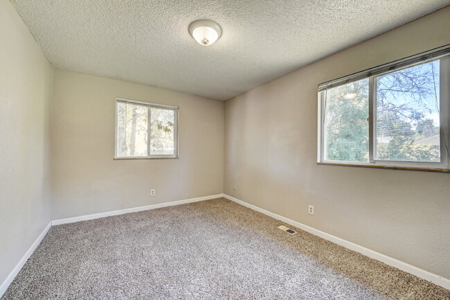 Building Photo - Welcome Home!