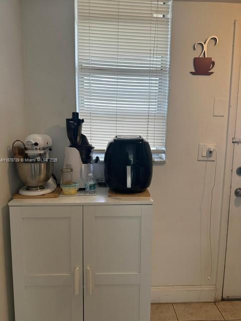 Building Photo - 2930 Point E Dr