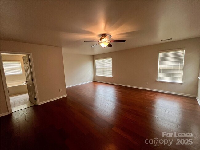 Building Photo - 7001 Mountain Top Ct