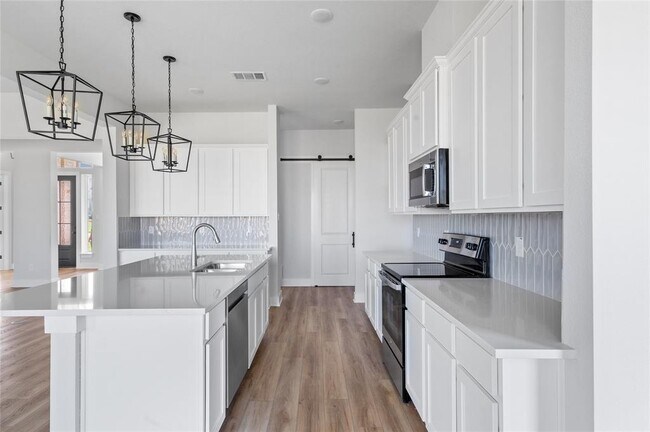 Building Photo - 3511 Palm Crest Dr