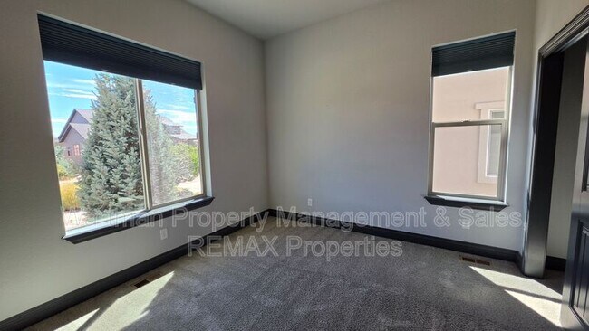 Building Photo - 10250 Hewlett's Gulch Ct