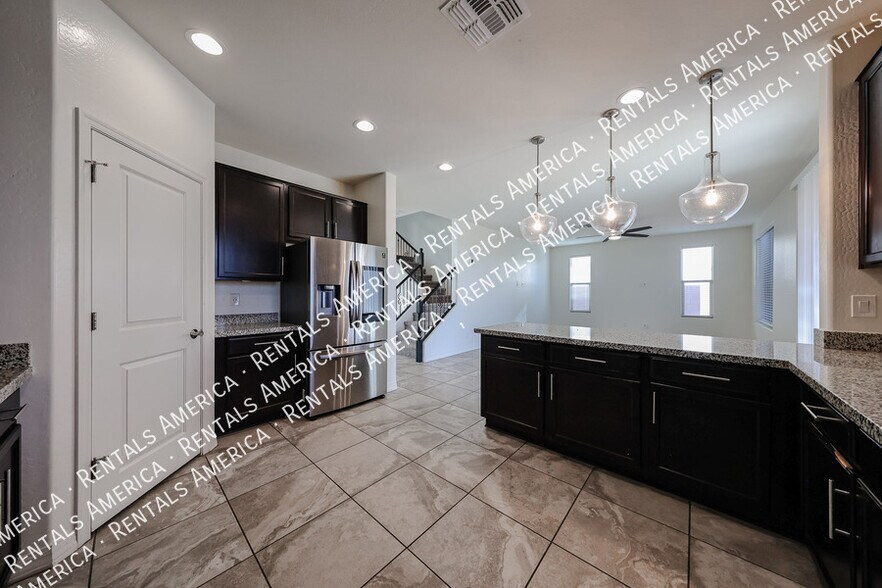 Building Photo - 17965 W Encinas Ln