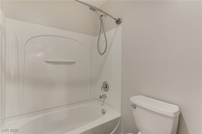 Building Photo - 6632 Ditmars St