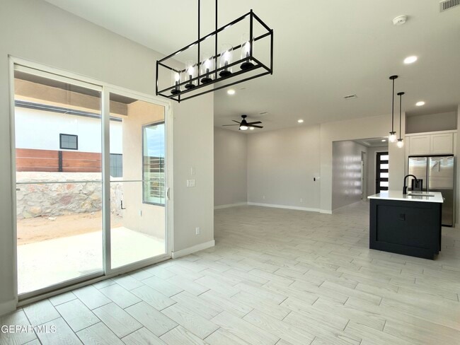 Building Photo - 15372 Imagine Dr