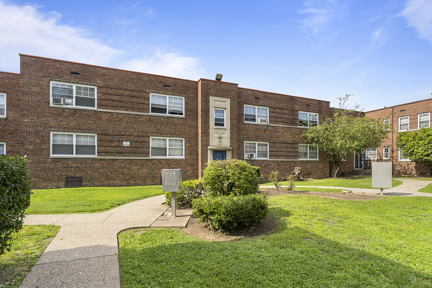 Primary Photo - Girard Court Apartments