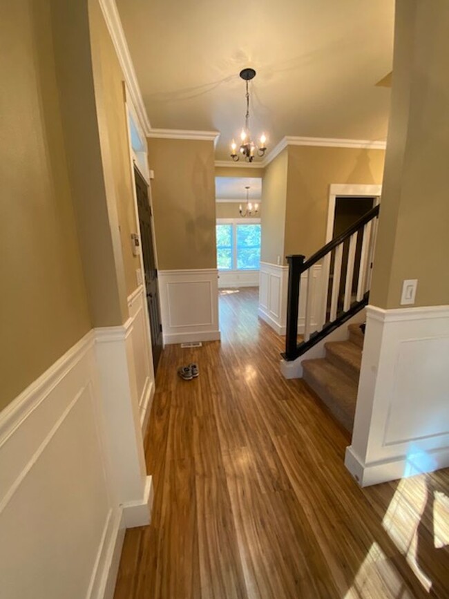 Building Photo - Charming home located in beautiful Orting!