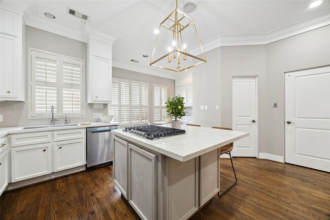 Building Photo - 6310 Taggart St