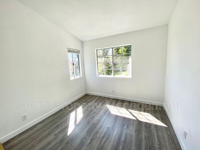 Building Photo - 22 Via Terrano