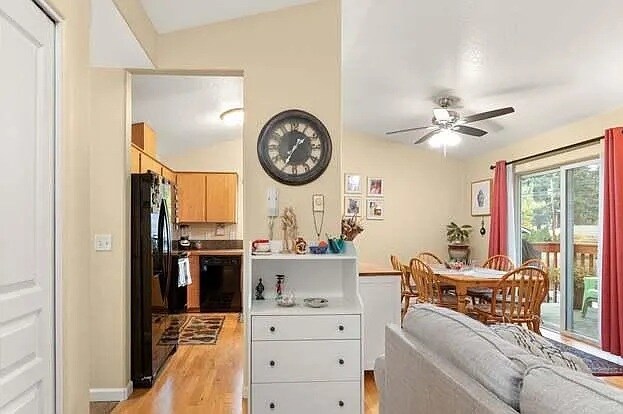 Building Photo - 12014 SE Bush St