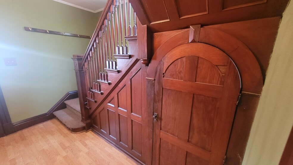 Building Photo - 1822 Charles St