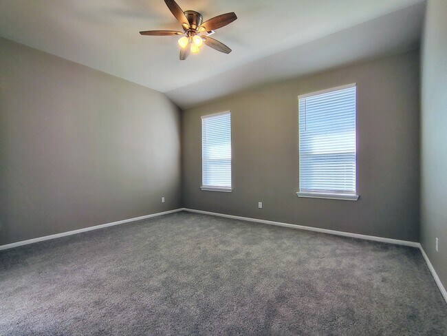 Building Photo - 2307 Sweet Bay Dr