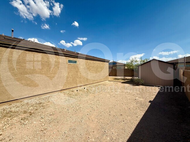Building Photo - 2736 Calle Palta