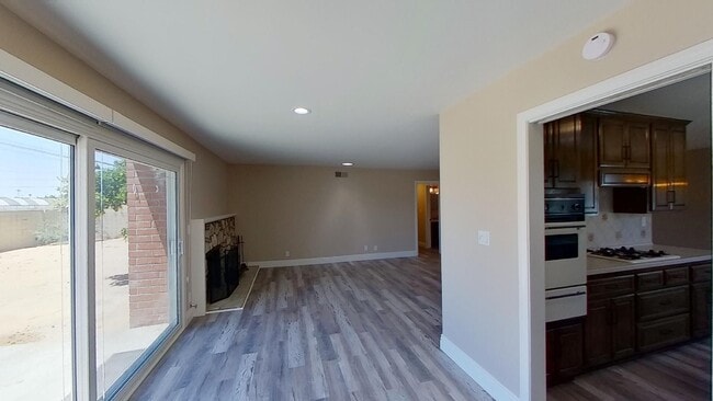Building Photo - Coming Soon: Spacious 3Bd 2Ba College Park West Home