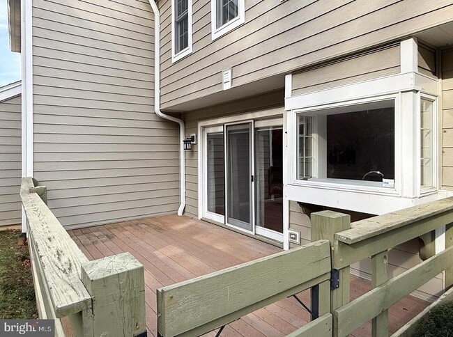 Building Photo - 1913 Meadow Ln