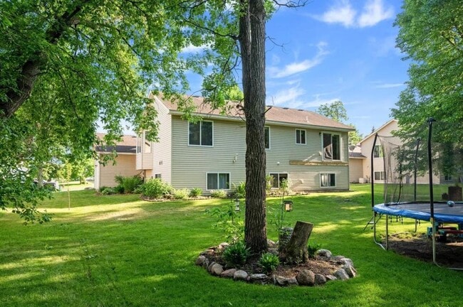 Building Photo - 2921 235th Ave NW