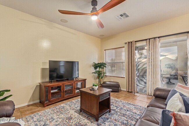 Building Photo - 31748 N Blackfoot Dr