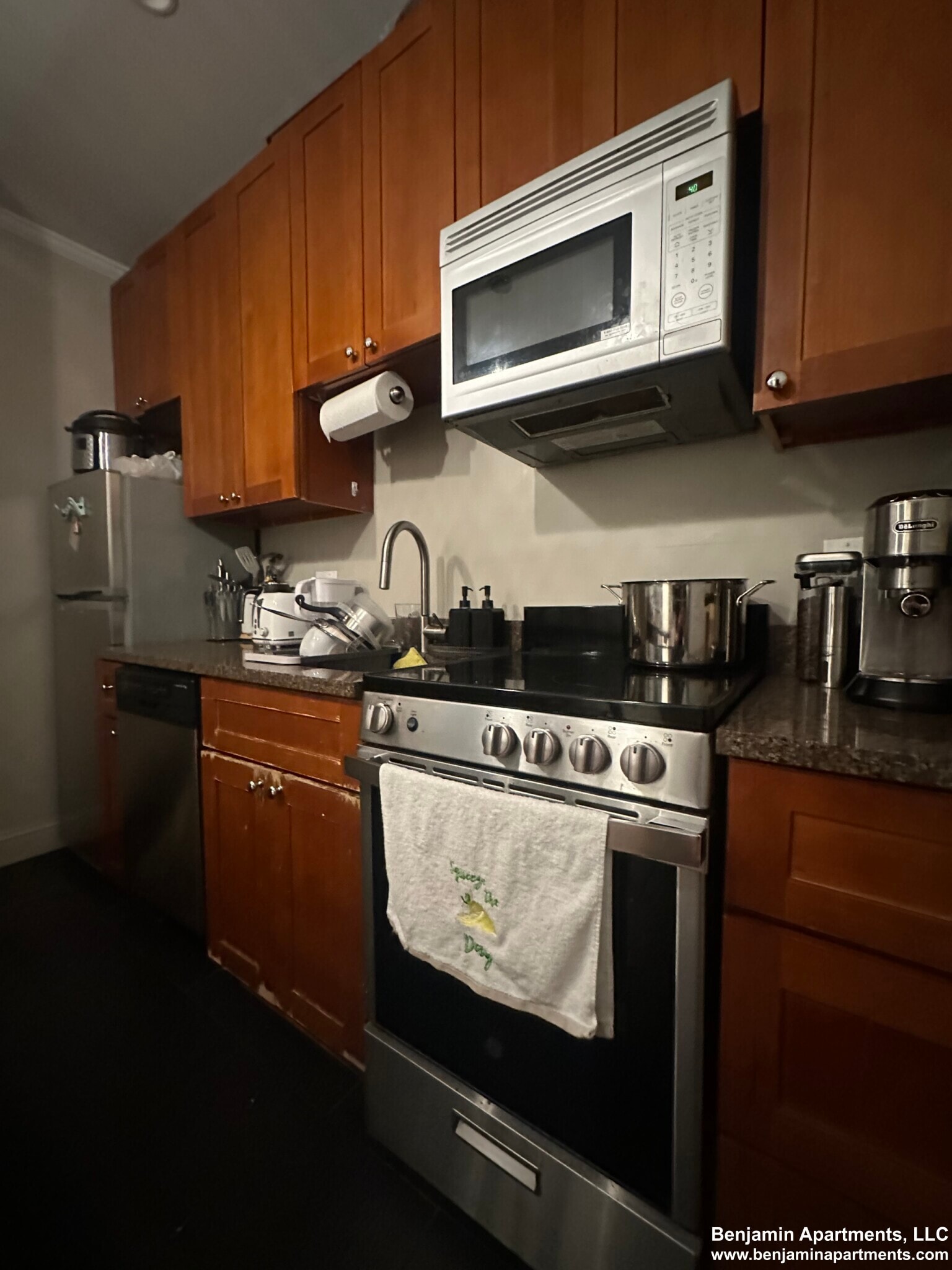 Building Photo - 17 Garrison St