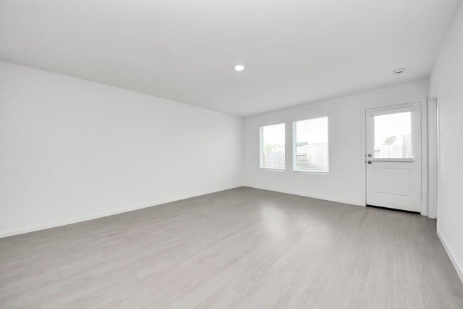 Building Photo - 248 Hazy Pnes Ln