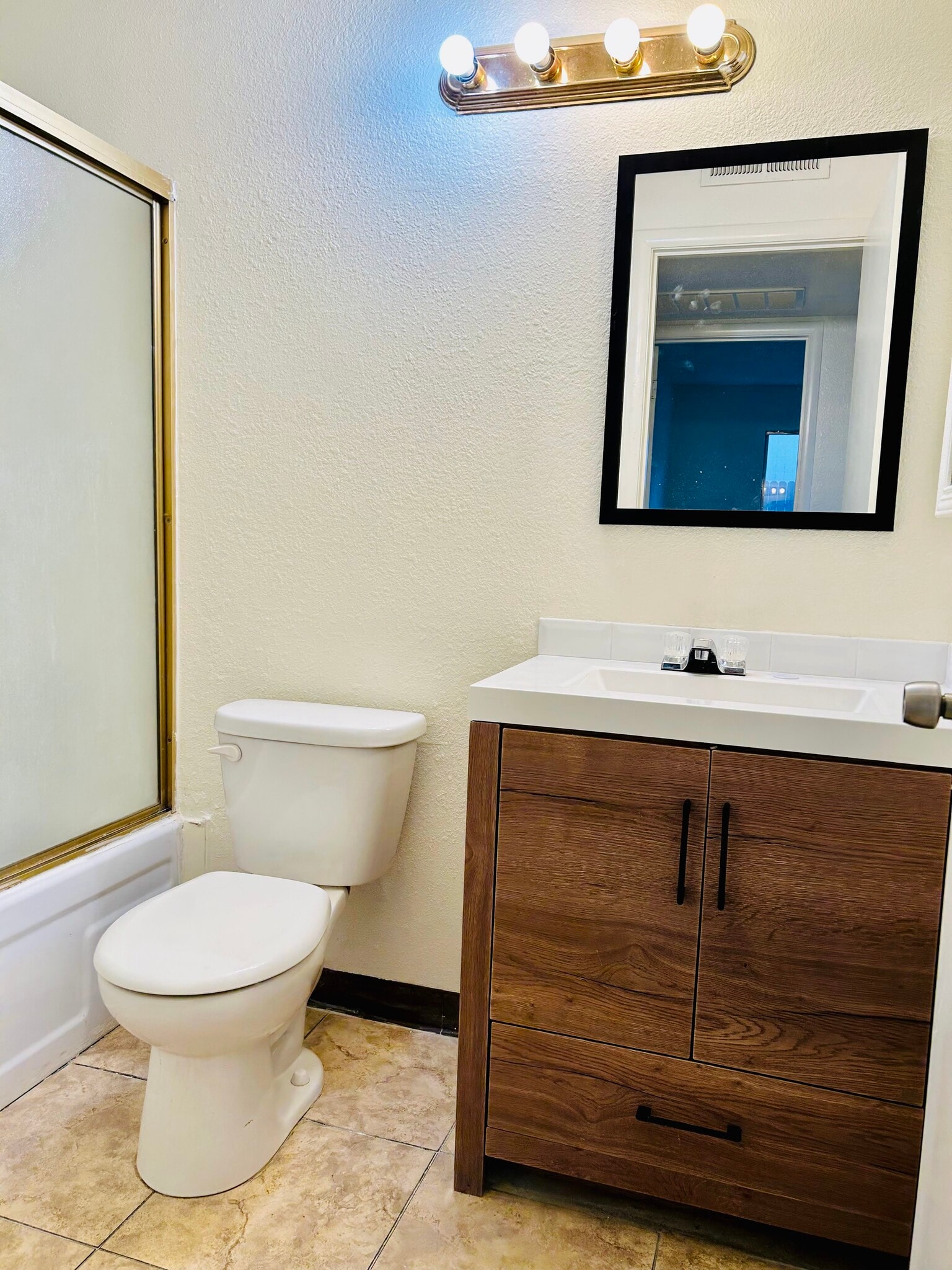 Building Photo - 2930 Lerwick Rd